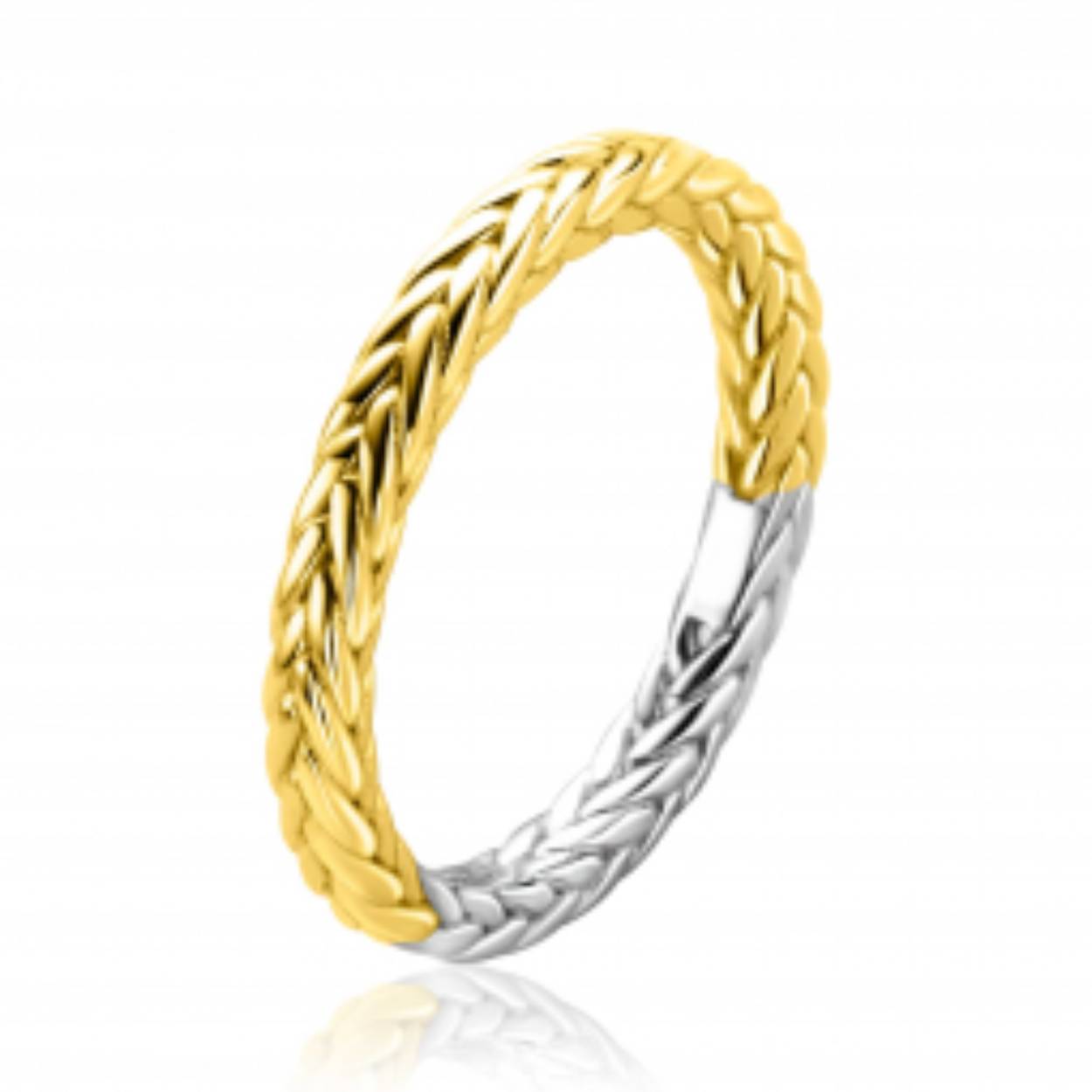 ZINZI gold plated zilveren ring met sierlijk gevlochten touweffect. De ring is 2,6 mm breed. Ideaal te combineren met andere Zinzi ringen. Vervaardigd van eerste gehalte zilver (925) en extra geel verguld.