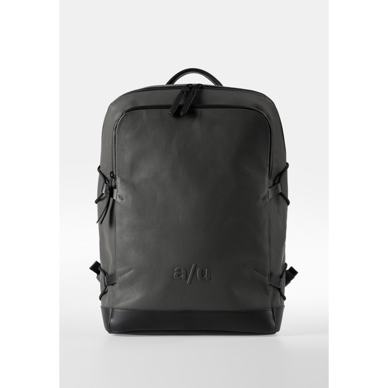 Deze Aunts & Uncles Japan Kawaguchi rugzak 15" in de kleur Vulkaanas heeft een strak en stijlvol design met handige opbergvakken en verstelbare schouderbanden. De rugzak is gemaakt van hoogwaardig materiaal en is ideaal voor dagelijks gebruik. Draag hem comfortabel op je rug voor een trendy en praktische look. Met deze unieke rugzak maak jij zeker een fashion statement!
Afmetingen:
Hoogte 43cm x breed 29.5 cm x diep 14.5cm