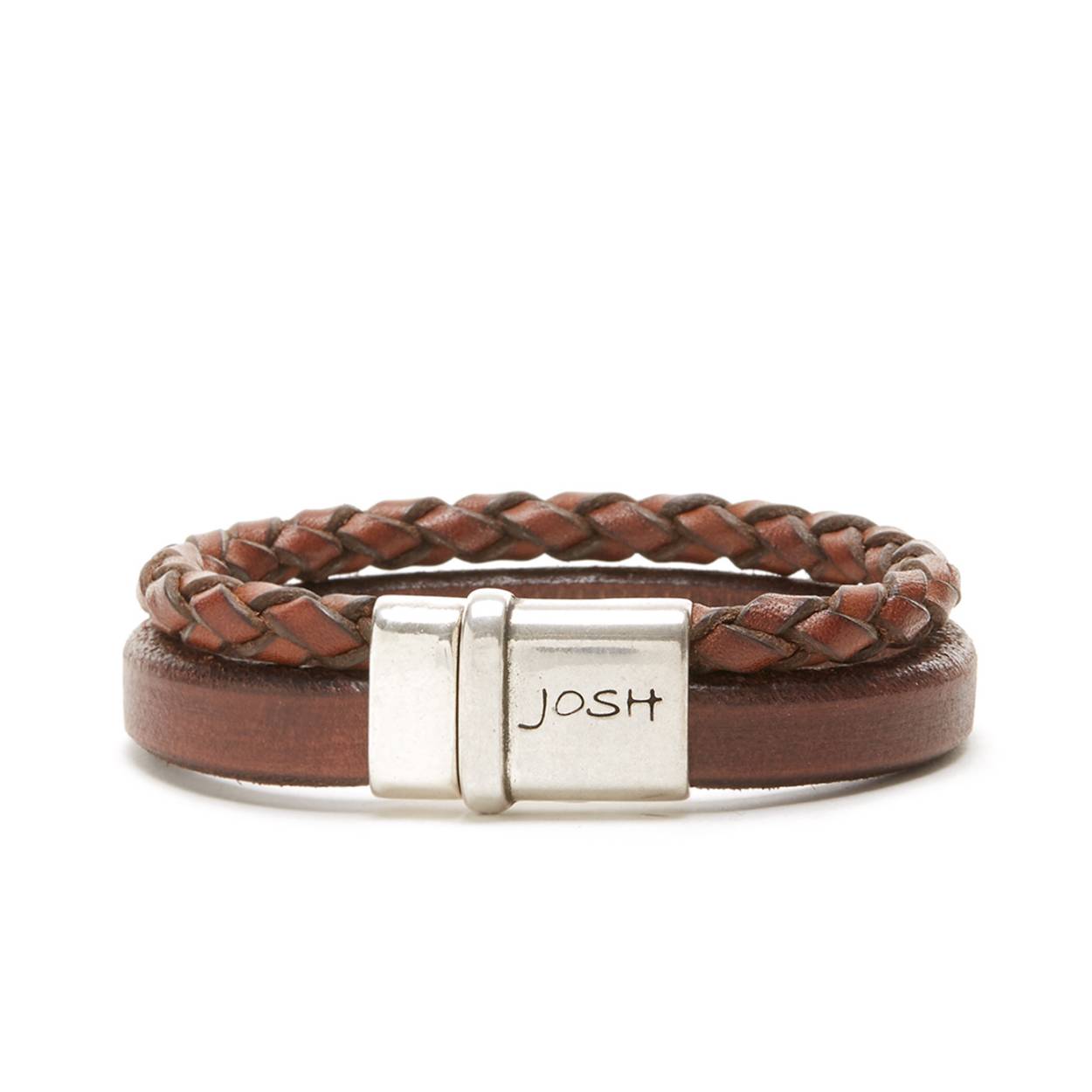 Dit is een prachtige Josh herenarmband gemaakt van metaal en leer. De kleuren van deze armband zijn zilver en cognac. De maat van dit sieraad is L-1 (215mm).