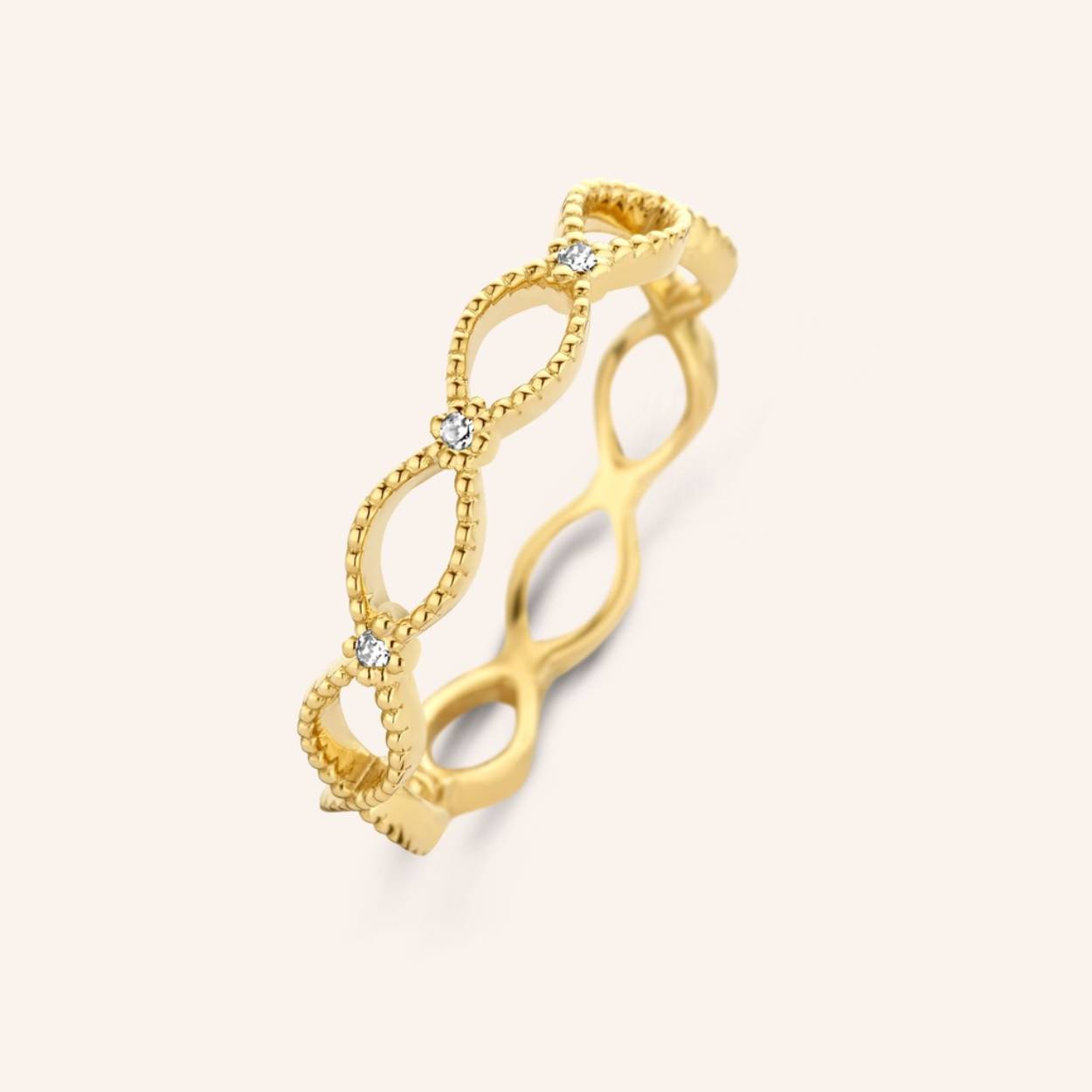 Romantic vintage feels wearing this intricately detailed 14 carat gold ring — handset with 3x natural diamonds, it’s your modern day heirloom piece in the making.