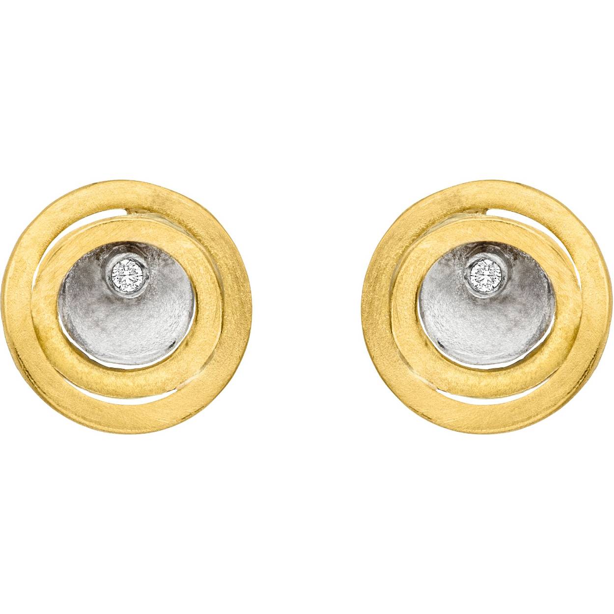 MANU Schmuck is een sieradenmerk van Duitse afkomst en zij ontwerpen hun sieraden in zilver en 22 karaat goud. De warme kleur van het 22 karaat goud geeft de sieraden extra cachet en een exclusieve afwerking mee.