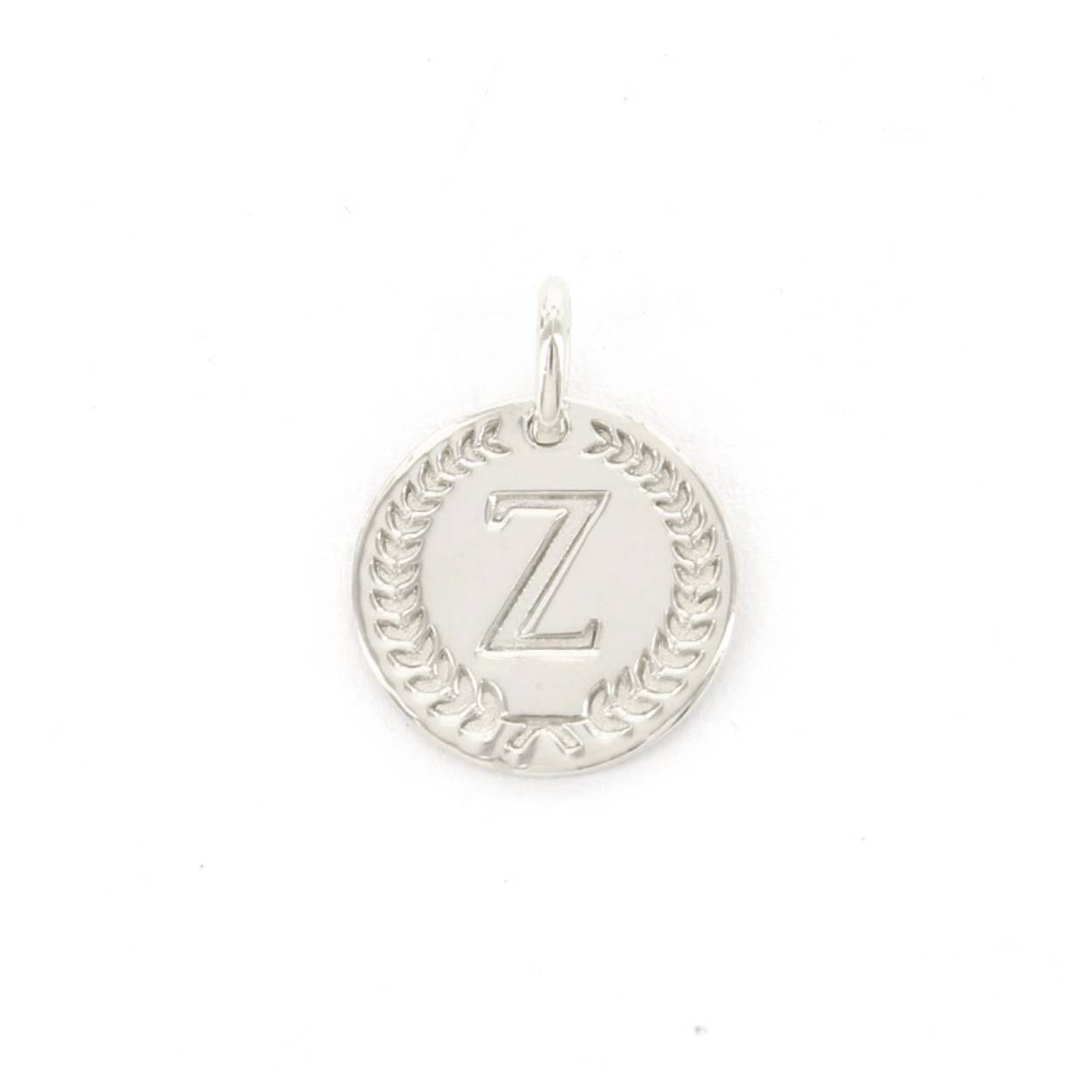 Voor deze hanger heb je een Imotionals ketting nodig. Imotionals kettingen hebben een klein oogje dat door de hanger past.

De collectie hangers en bedels van Imotionals bestaan uit initialen en symbolen. Kies je collier en bedel(s) naar keuze en creëer zo je gepersonaliseerde Necklace.  Je schuif de bedel aan het collier, de lengte kun je zelf bepalen, en hoe leuk is is om 2 of 3 lengtes samen te dragen. Creëer your own Necklace Party.

Imotionals is een zilveren sieradenlijn bestaande uit dunne colliers en hangertjes, het laatste in de vorm van initialen en symbolen. waarmee je door middel van colliers, initialen en symbolen expressie geeft aan jou gevoelens of gedachten.

Een letter sieraad zorgt ervoor dat je jouw look een persoonlijke touch kan geven. Kies voor je eigen letter of de letter van je beste vriendin, vriend, moeder of iemand anders die je dierbaar is. Je kunt er zelfs een hele naam aan hangen, met bijvoorbeeld een hartje of sterretje symbool voor extra betekenis. Ook mega leuk om te geven als cadeautje. Get it before it's gone!