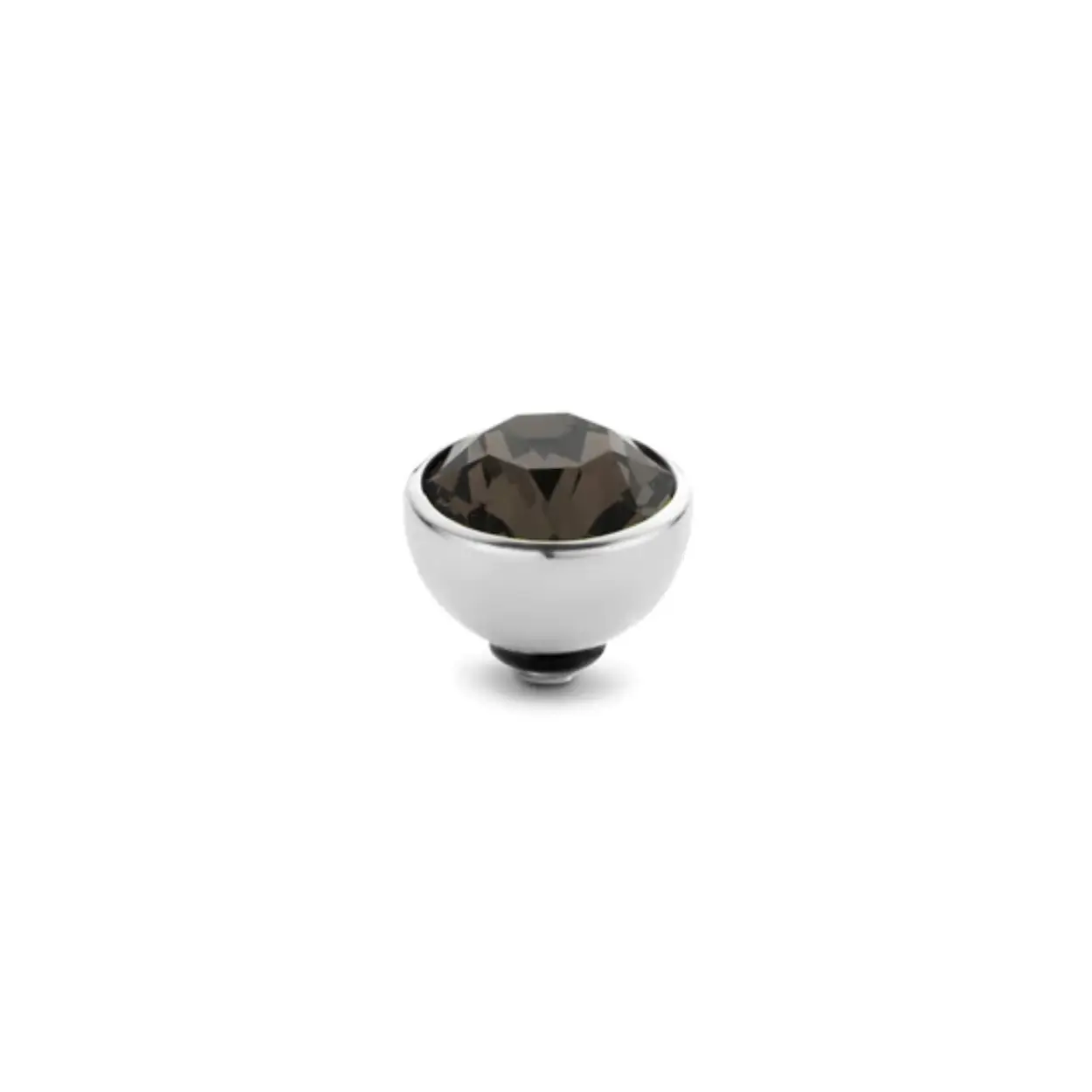 Het Melano Twisted Basic CZ steentje is ons bekende basis steentje van 6 mm. Met dit tijdloze steentje zit je áltijd goed en je hebt de keuze uit alle kleuren van de regenboog