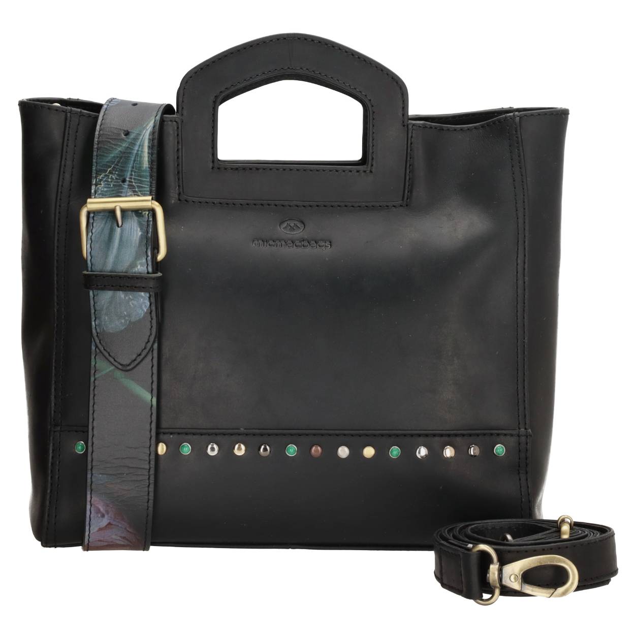 Zeg maar hallo tegen je nieuwe favoriete handtas! Deze leukerd uit de Masterpiece collectie van Micmacbags is ideaal voor een avondje uit of dagje weg! De handtas heeft een hoofdvak dat sluit door middel van een ritssluiting. In het hoofdvak bevinden zich een insteekvak en twee ritsvakken, je kunt je spullen dus een veilige en geordende plek geven. Je draagt 'm in de hand aan het dubbele handvat óf over je schouder aan de één van de twee afneembare en verstelbare schouderbanden. Match jij deze toffe handtas bij jouw outfits? 

De Masterpiece collectie van Micmacbags is geïnspireerd op het kunstwerk 'Bloemen en een horloge van de stillevenschilder Abraham Mignon. Met de Masterpiece collectie wordt een stukje kunst aan jou doorgegeven! De tassen en portemonnees zijn gemaakt van onze cow pull up, een sterke leersoort die alleen maar mooier wordt door het te gebruiken.

De eigenschappen van deze handtas zijn: 

Hoofdvak met ritssluiting
Achtervak met ritssluiting
Insteekvak 
Twee ritsvakken 
Dubbel handvat 
Twee afneembare en verstelbare schouderbanden 