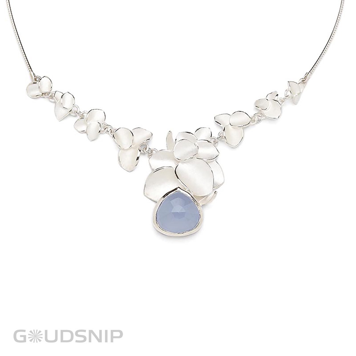Uniek collier, ontworpen en gemaakt in ons eigen atelier.