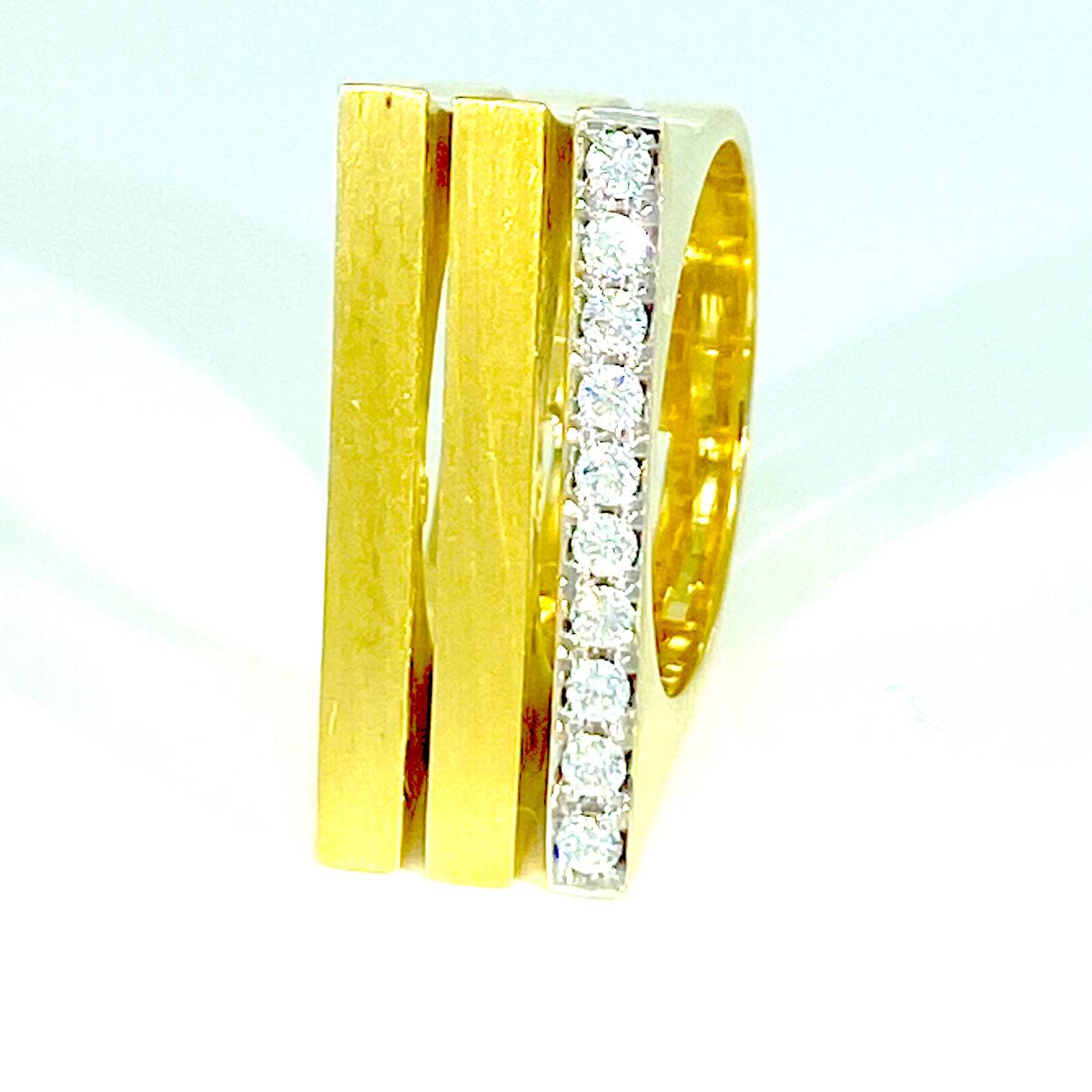Geel gouden ring met 0.3ct briljant