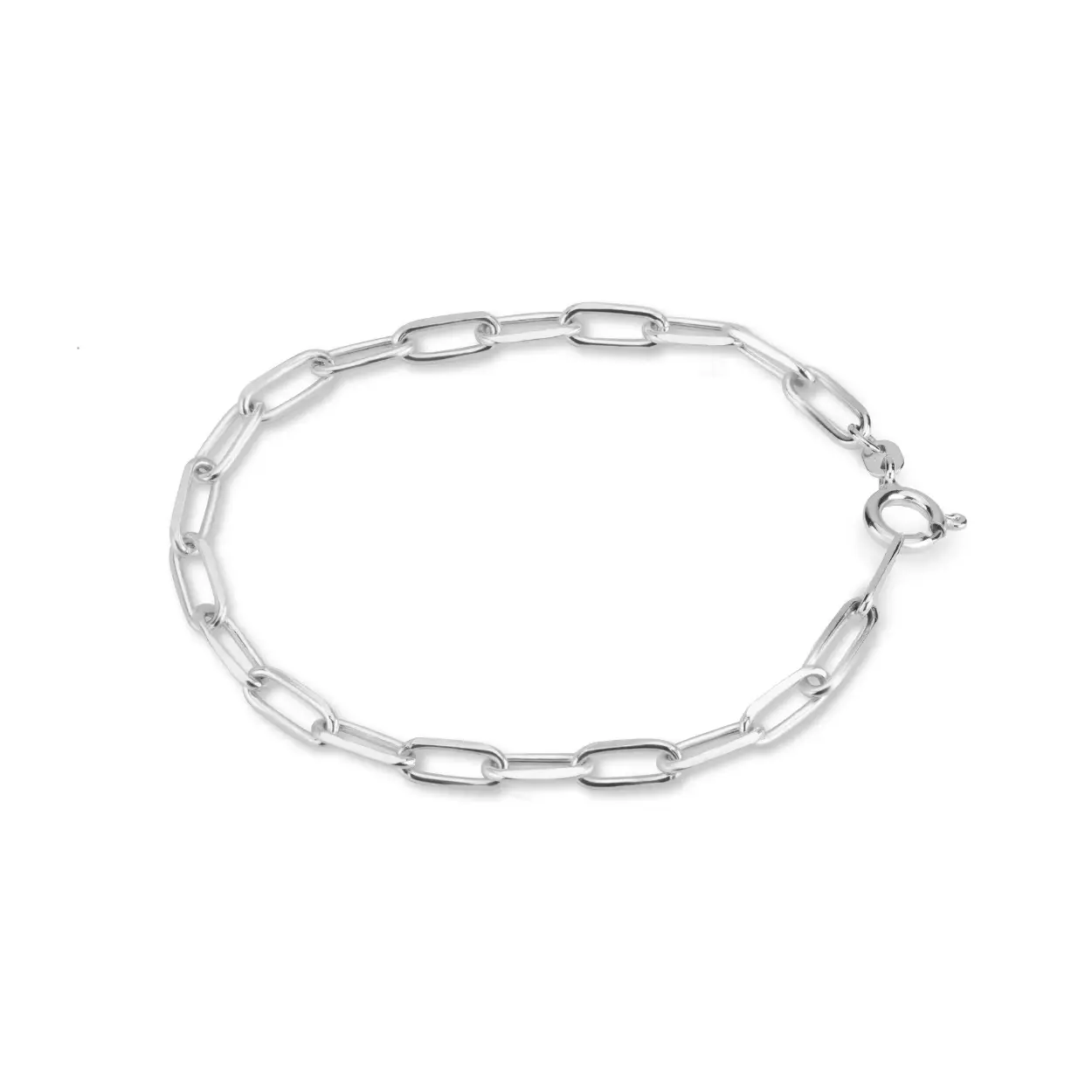 De Melano Ornaments Diamond Paperclip armband is vervaardigd van 925 sterling zilver. Alle hangers uit onze Ornaments collectie kunnen bevestigd worden aan deze tijdloze armband.