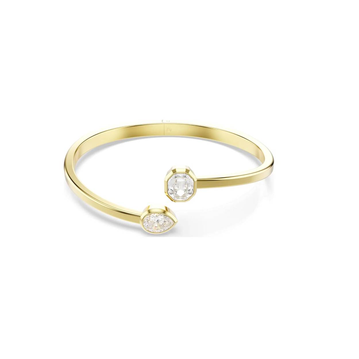 Deze stralende Imber-armband combineert klassieke stijl met een moderne touch en is gemaakt om in de schijnwerpers te staan. Het open ontwerp heeft een goudkleurige toplaag en is voorzien van Swarovski Zirkonia in de Pear- en Octagon-slijpvorm in een moderne bezelzetting. De perfecte manier om elke outfit een vleugje luxe te geven die moeiteloos combineert met een paar bijpassende oorbellen uit dezelfde collectie.