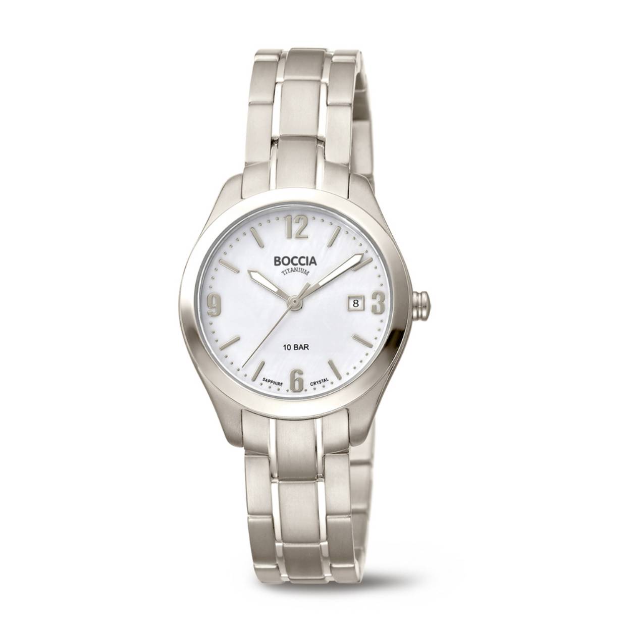 Boccia Titanium 3317-01
Dit dameshorloge van Boccia Titanium heeft een nette uitstraling. De zilverkleurige titanium horlogekast zorgt voor een stijlvolle look en de parelmoer wijzerplaat maakt het horloge klassiek. Het horloge heeft een ronde kast met een diameter van 31mm, een datum, een saffierglas, en is 10ATM. Combineer dit prachtige exemplaar met de andere sieraden van Boccia Titanium voor een complete look. Aan de titanium kast zit een mat glimmende titanium schakelband. 

HET MERK
Boccia Titanium is het titanium merk van Nederland, dat zijn oorsprong in Duitsland vindt en is opgericht in het jaar 1992. Ontwikkeld door internationale ontwerpers. Alle titanium componenten van de BOCCIA TITANIUM collectie zijn gemaakt van 99,7% puur titanium; het bijzondere materiaal. Het is licht in gewicht, neemt de temperatuur van de huid aan en is zeer huidvriendelijk. Bovendien is het corrosie- en temperatuurbestendig.

SPECIFICATIES
- Saffierglas
- Ronde titanium horlogekast, Ø 31mm
- Titanium schakelband
- Parelmoer wijzerplaat
- 10ATM (Regen- & spatwaterdicht)