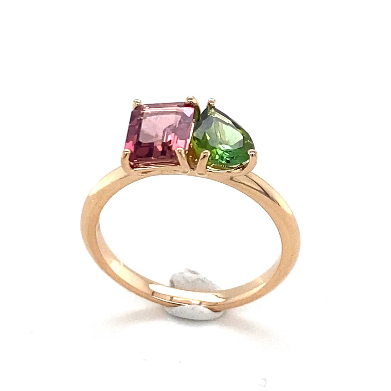 18 krt rose gouden damesring met rechthoekig roze en peervormig groen tourmalijn