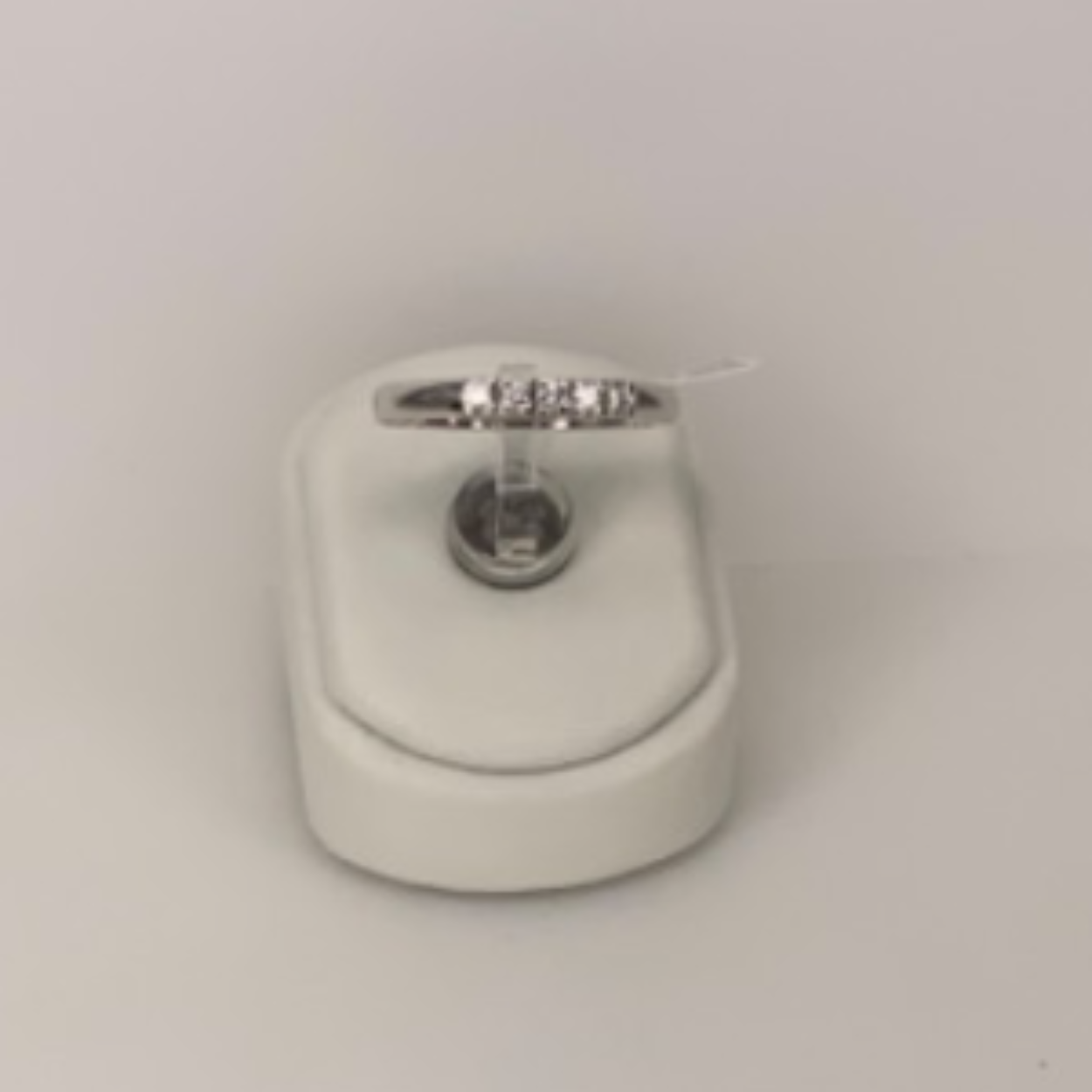 Witgouden ring 5x0.03crt briljant 