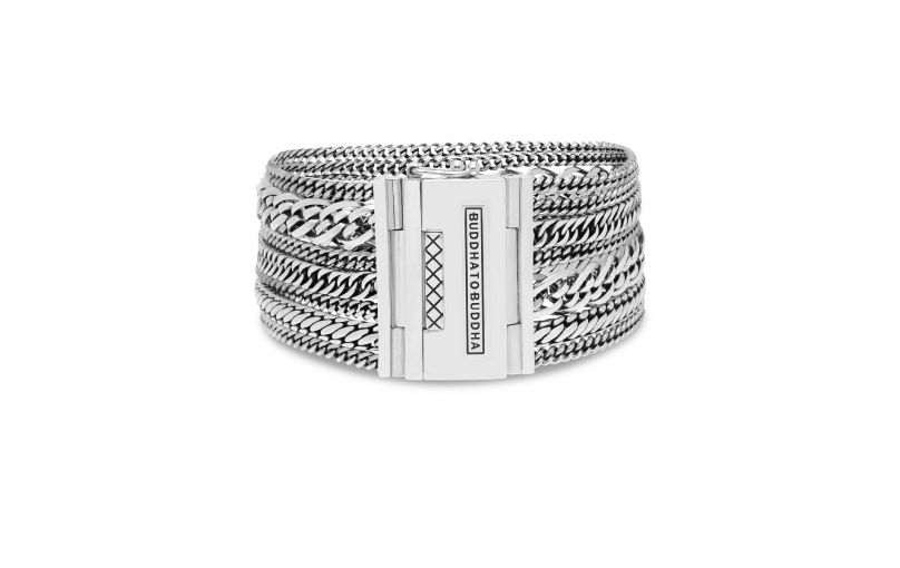 Met deze Multi Chain armband kun je niet fout gaan met de styling van jouw outfit. De sterling zilveren armband biedt een unieke benadering van al onze iconische schakels bij elkaar. Geïnspireerd door connectiviteit zijn de schakels met elkaar verweven voor een gedurfd statement.