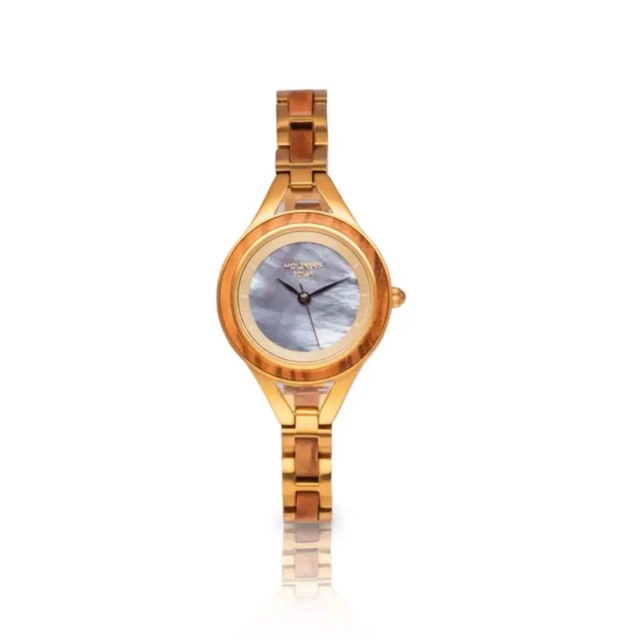 Tumi refers to an antique gold-plated knife which was, in earlier times, a precious burial object in Peru, and is today considered a lucky charm to help enjoy a good life.

Our elegant timepiece, made from iridescent nacre and featuring innovative solar-powered movement, should catch the sun’s rays for you and impart an awareness of how lucky you are every single day.