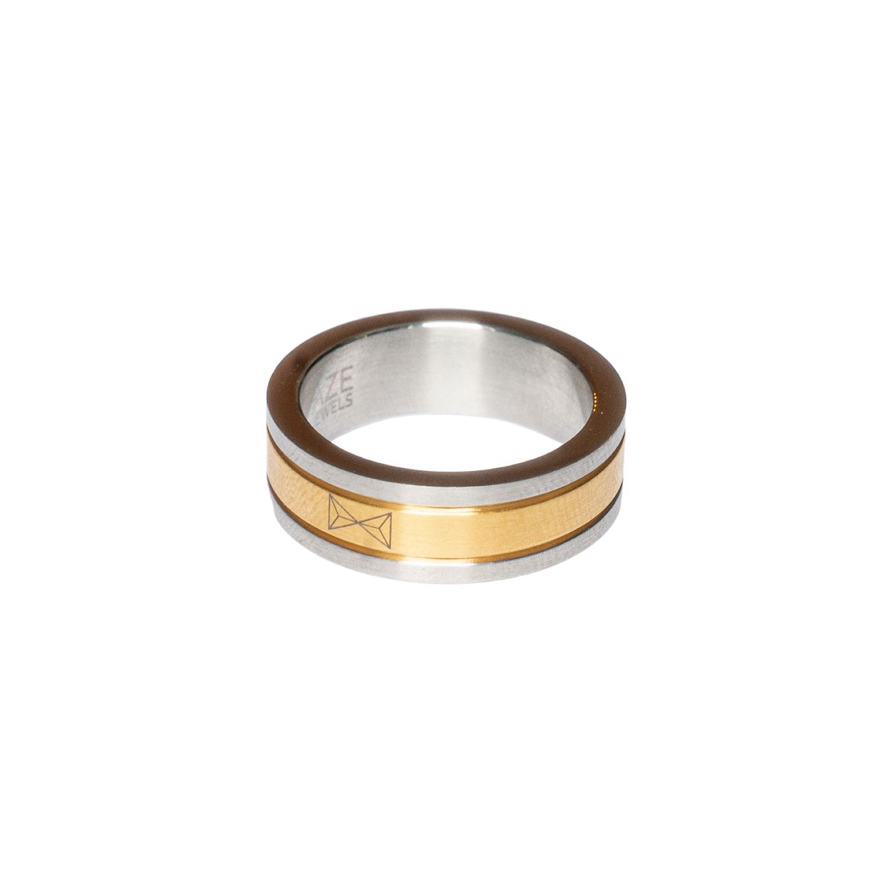 Deze ring is van het merk AZE Jewels. Het is een herensieraad gemaakt van edelstaal. De ring is zilver van kleur.