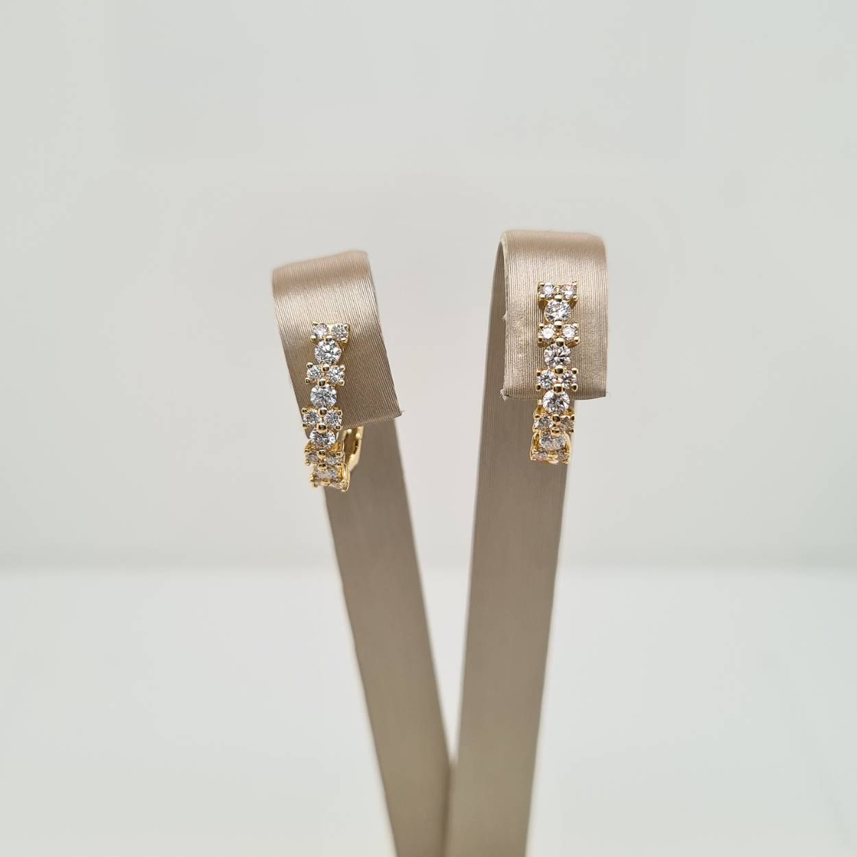 14krt gouden oorsieraden met diamant