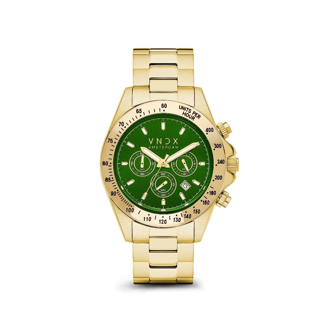De Dark DJ Goud Groen, het horloge dat samen met jou het ritme van je leven bepaald. De massief gouden kast met zijn gedetailleerde lunette vormen de kast van je Dark DJ. In 42 mm diameter kast zit een sterk uurwerk voorzien van een chronograaf.

De intens groene wijzerplaat is voorzien van een stopwatch, 24-uurs klok en een datum aanduiding. Zo ben jij nooit te laat voor het Amsterdamse nachtleven. Wanneer je tot in de nachtelijke uurtjes te vinden bent op de mooiste feestjes, zorgt de wijzerplaat er met zijn lichtgevende wijzers voor, dat je ook in het donker de DJ bent van je eigen tijd.