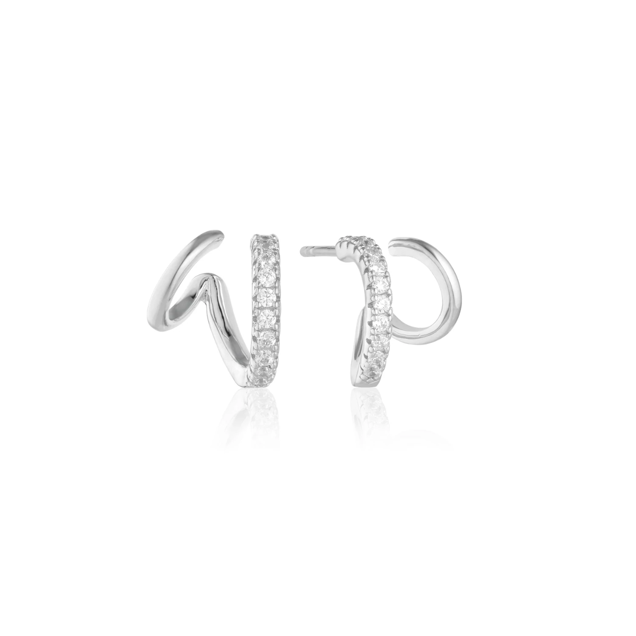 Zilveren oorstekers duo. Ene kant alleen zilver, andere kant met zirkonia's