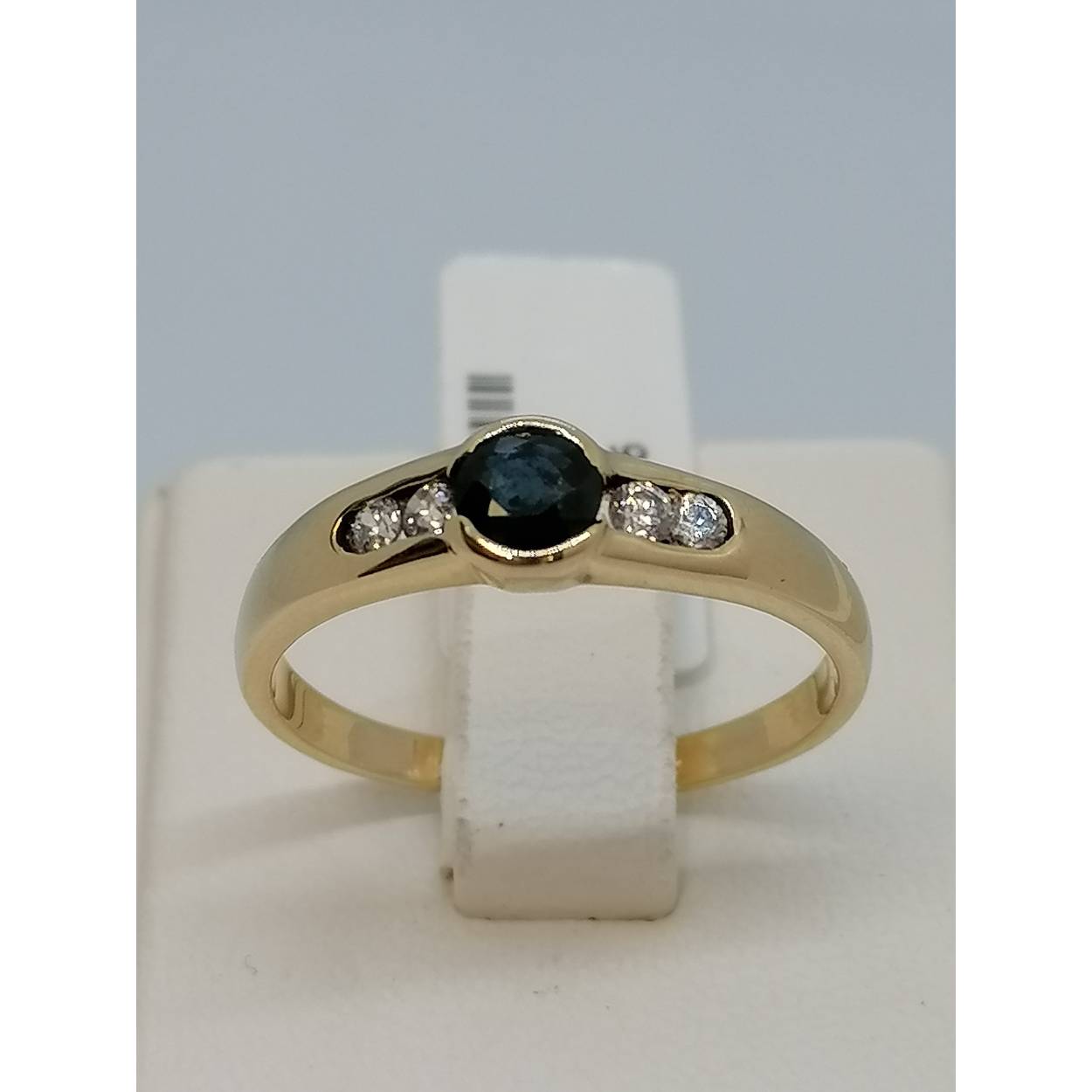 gouden ring4 .002 met saffier
diamant