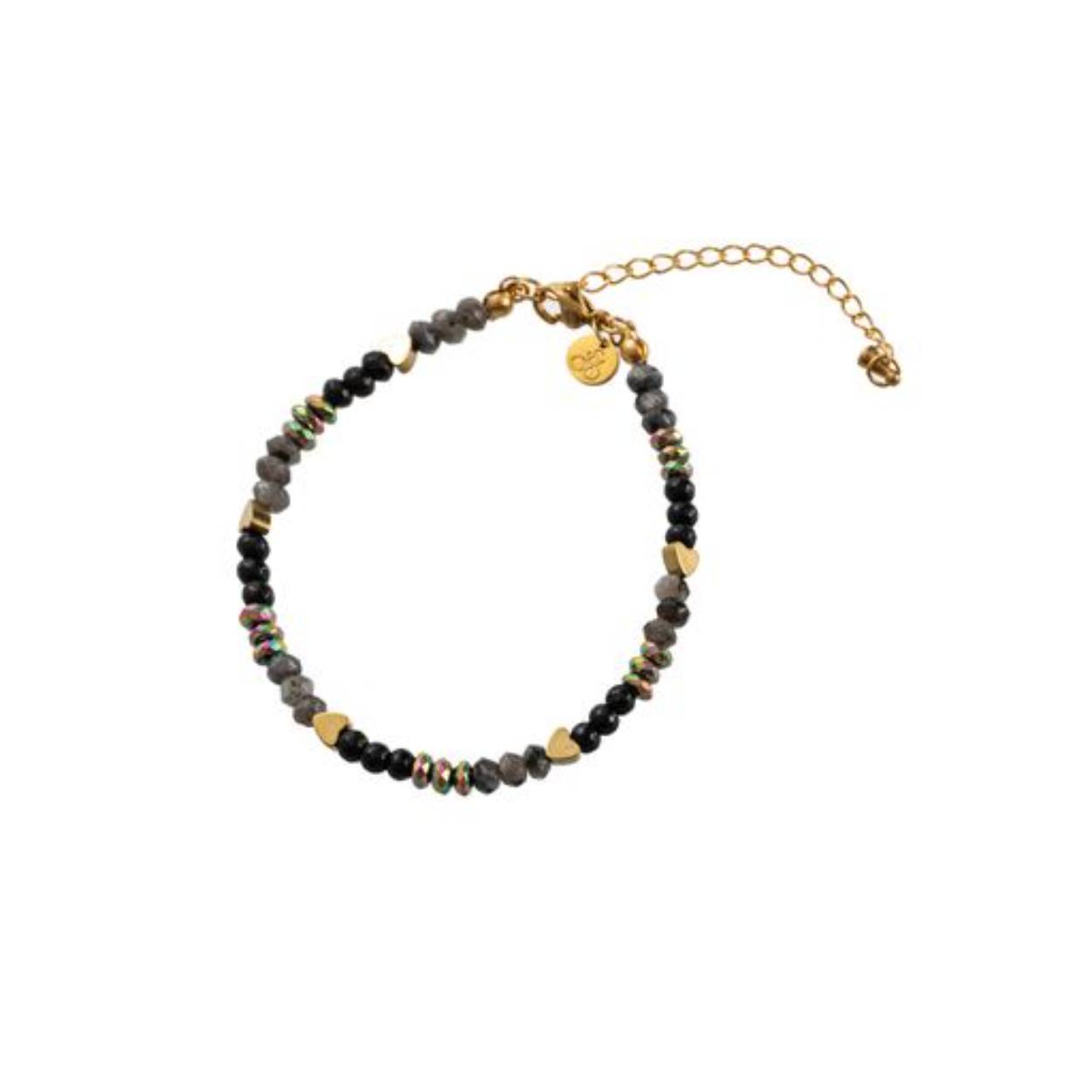 Elke keer weer gaan we op zoek naar de mooiste kleuren om jouw armparty helemaal compleet te maken. Van simpele subtiele kralenbandjes tot bredere statement stukken, we ontdekken steeds weer de nieuwste trends en passen deze toe in al onze designs.

De vele ontwerpen armbanden in onze collectie zijn goed met elkaar te combineren om een leuke armparty te creëren, maar ook met 1 armband maak je je outfit al compleet.