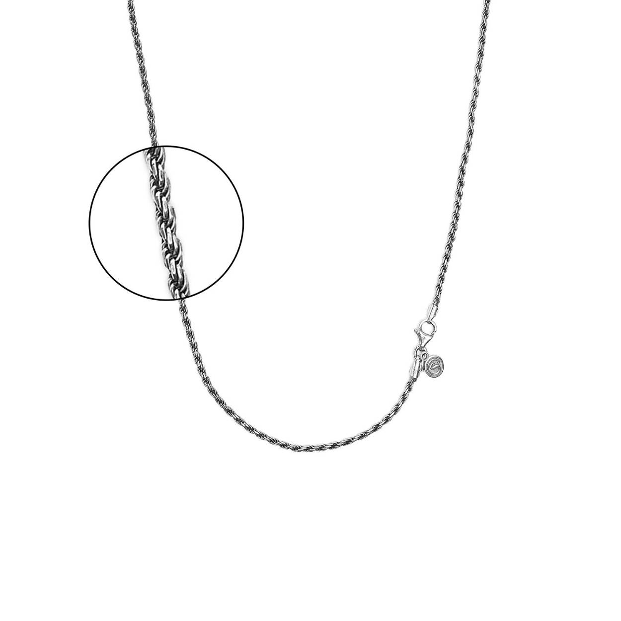 Prachtige zilveren ketting met een getordeerde draad, vormt een sierlijk sieraad om je hals. De zilveren gedraaide ketting is gemaakt van het eerste gehalte zilver 925/1000. De ketting kan zowel met als zonder hanger gecombineerd gedragen worden. 