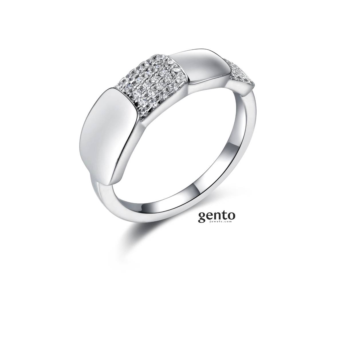 Zilveren ring met zirkonium steentjes.
Maat 54 (Niet uw maat? Wij bestellen deze ring graag in de juiste maat voor u)