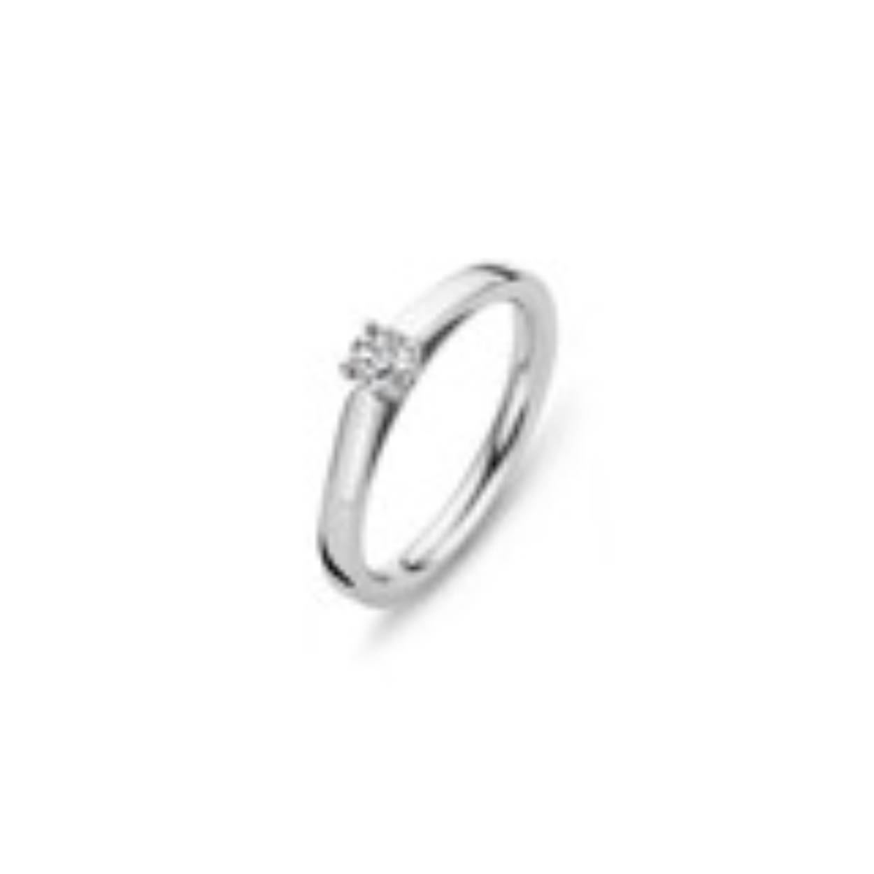 Deze prachtige Moments Zirkonia ring is gemaakt van hoogwaardig materiaal en heeft een elegante uitstraling. De ring heeft een maat van 54 en is voorzien van schitterende zirkonia stenen die zorgen voor een subtiele glans. Draag deze ring als eyecatcher bij elke gelegenheid, van casual tot formeel. Een tijdloos en stijlvol sieraad dat perfect is om elke outfit compleet te maken. Maak je look compleet met deze schitterende ring!