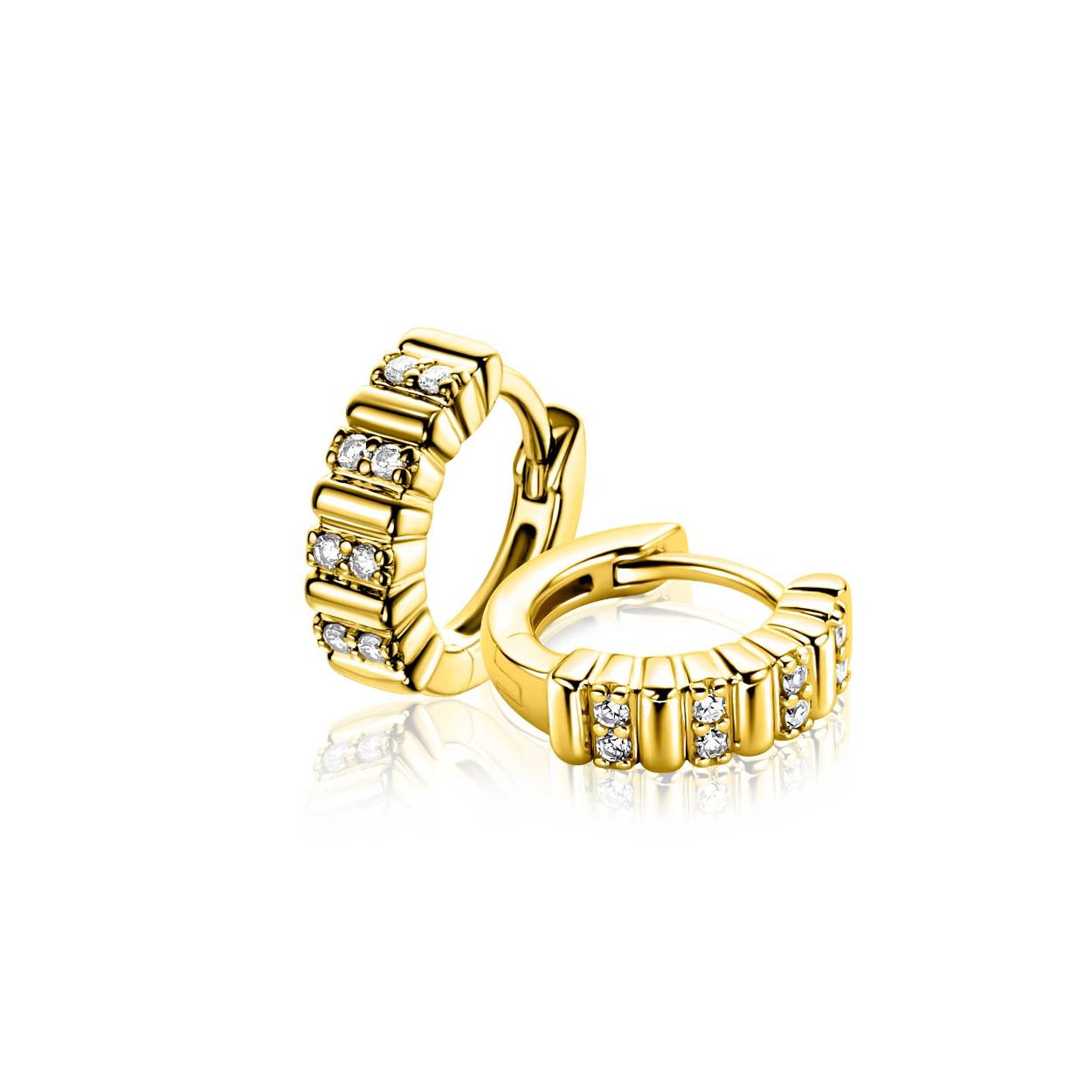 ZINZI gold plated zilveren oorringen (13x4mm) met gladde ovale elementen en afgewisseld met chatonzettingen van twee witte zirkonia's. Met luxe en gemakkelijke klapsluiting. Maak je look compleet met bijpassende ring en armband!Vervaardigd van eerste gehalte zilver (925) en extra geel verguld.