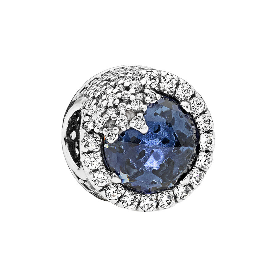 blauw kristal met ijskristallen gevuld met wit zirconia