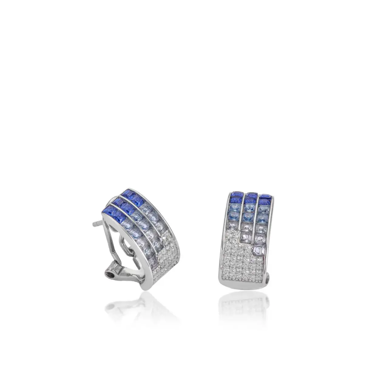 Silver omega clasp earrings triple rail with blue gemstones for women. Silver omega clasp earrings made up of three rails, half of multicolored emerald-cut zirconia, in shades of azurite, chalcedony and light blue and the other half of white zirconia. Combine them with the matching pendant and ring and get a total look, you will shine!