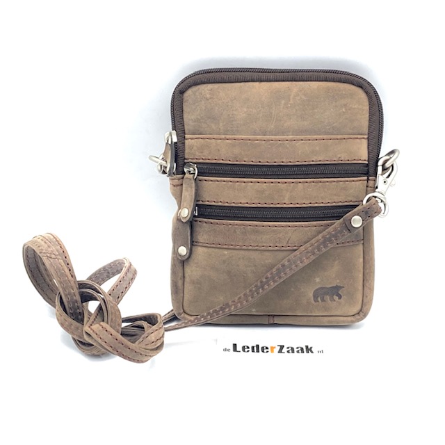 Klein tasje welke ook aan de riem is bevestigen. 
Toprits, 
Twee voorritsen
Steekvak.
Afmetingen:
Hoogte 17cm x Breedte 13cm x Diep 3 cm