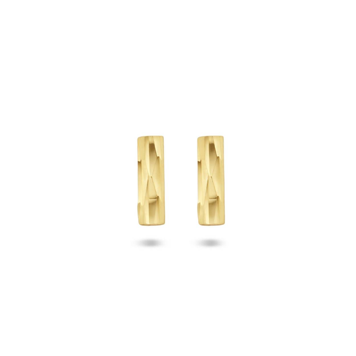 14k Geelgouden oorknoppen in de vorm van een balkje. De oorknoppen hebben een afmeting van 5x1.5mm