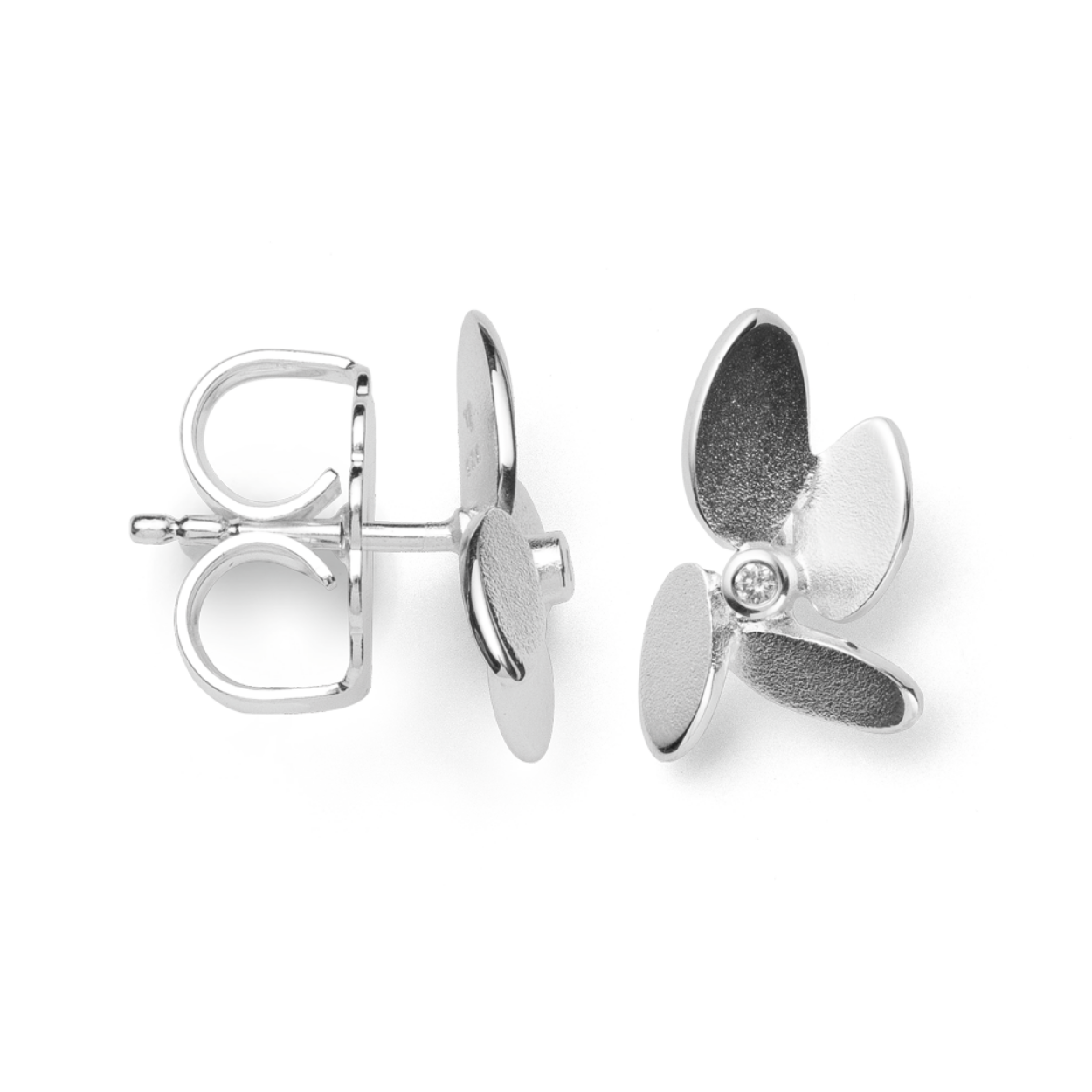 zilveren oorstekers met diamant 0.02 crt
