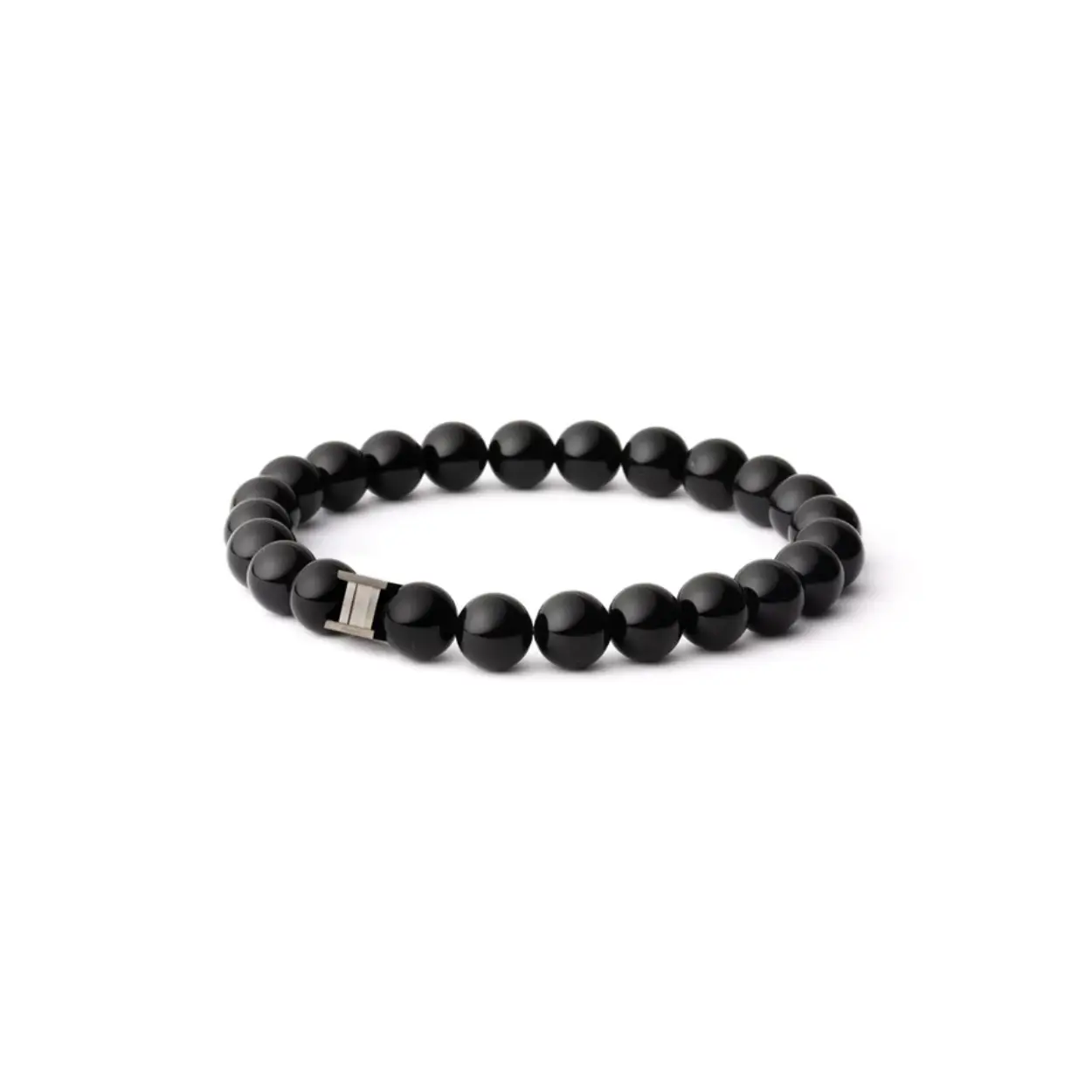 De Black Onyx armband is gemaakt met 8mm Onyx kralen. Deze krachtige en beschermende steen wordt vaak in verband gebracht met het zorgen voor jezelf en anderen. Hij heeft ook een positieve invloed op je zelfvertrouwen en doorzettingsvermogen. Wist je al dat Onyx erkend wordt als een van de beste natuurstenen?