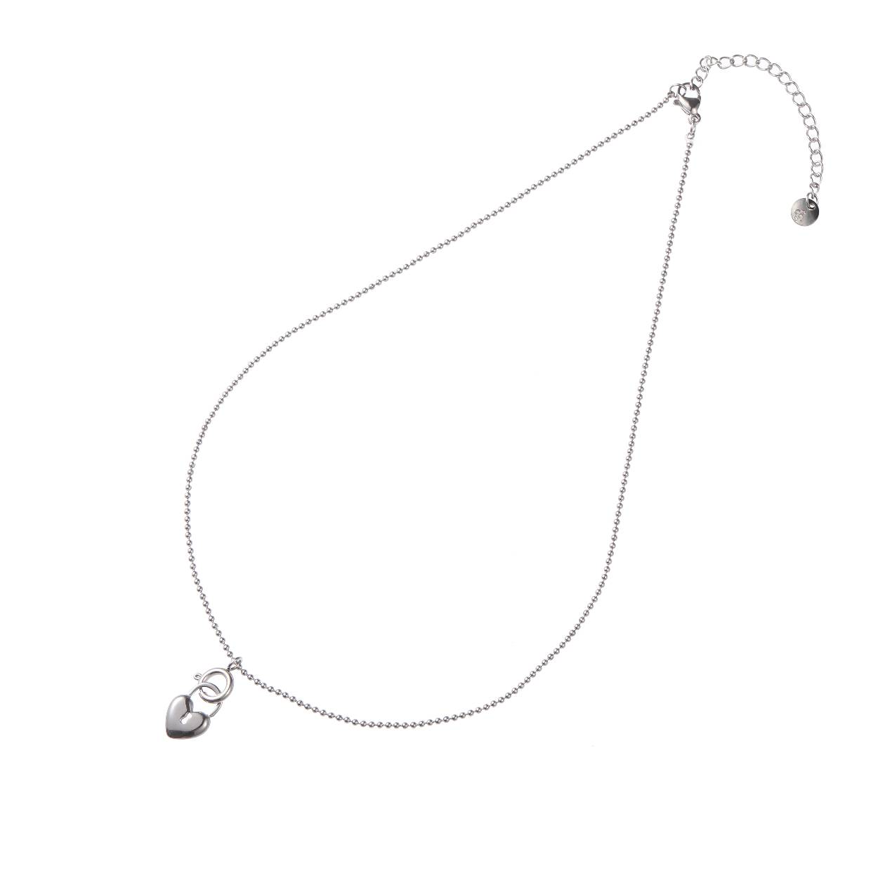 Kettingen
Een ketting is een sterk accessoire. Het maakt een outfit helemaal anders én helemaal af. Op dit moment vind je in onze collectie vooral fijnere stainless steel kettingen – perfect om meerdere kettinkjes samen en bij elkaar te dragen. 
Al onze kettingen zijn gemaakt van hoogwaardig stainless steel. De plating blijft daarom heel lang mooi en je kunt onze kettingen gerust dragen tijdens het douchen en sporten. Onze stainless steel kettingen herken je makkelij aan de kraftbruinen kaartjes op onze molens.