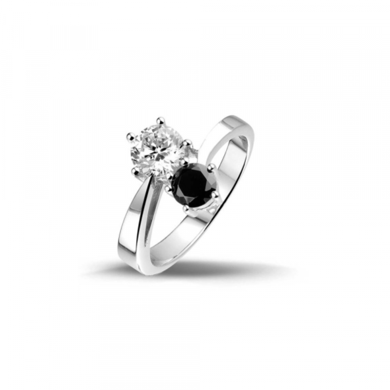 Zilveren ring met wit en zwart zirkonia 