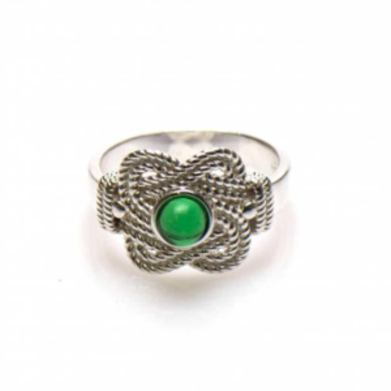Deze Surinaamse mattenklopper ring met groene steen heeft een stijlvol Surinaams design met een goed oog voor de details. Deze Surinaamse mattenklopper ring met zwarte steen heeft een culturele betekenis.

Onze Surinaamse sieraden zijn bijna allemaal handgemaakt. Daardoor zijn bijna alle Surinaamse sieraden die wij aanbieden uniek!