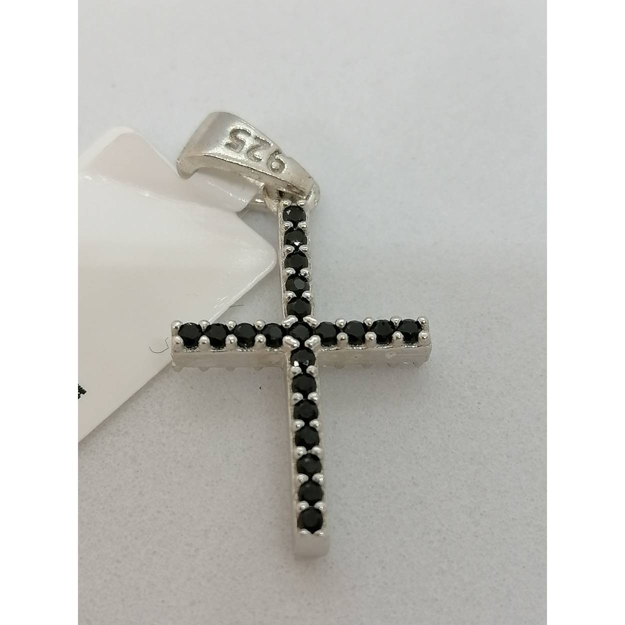zilver kruis 925 twee kanten  kleuren:
zwart wit