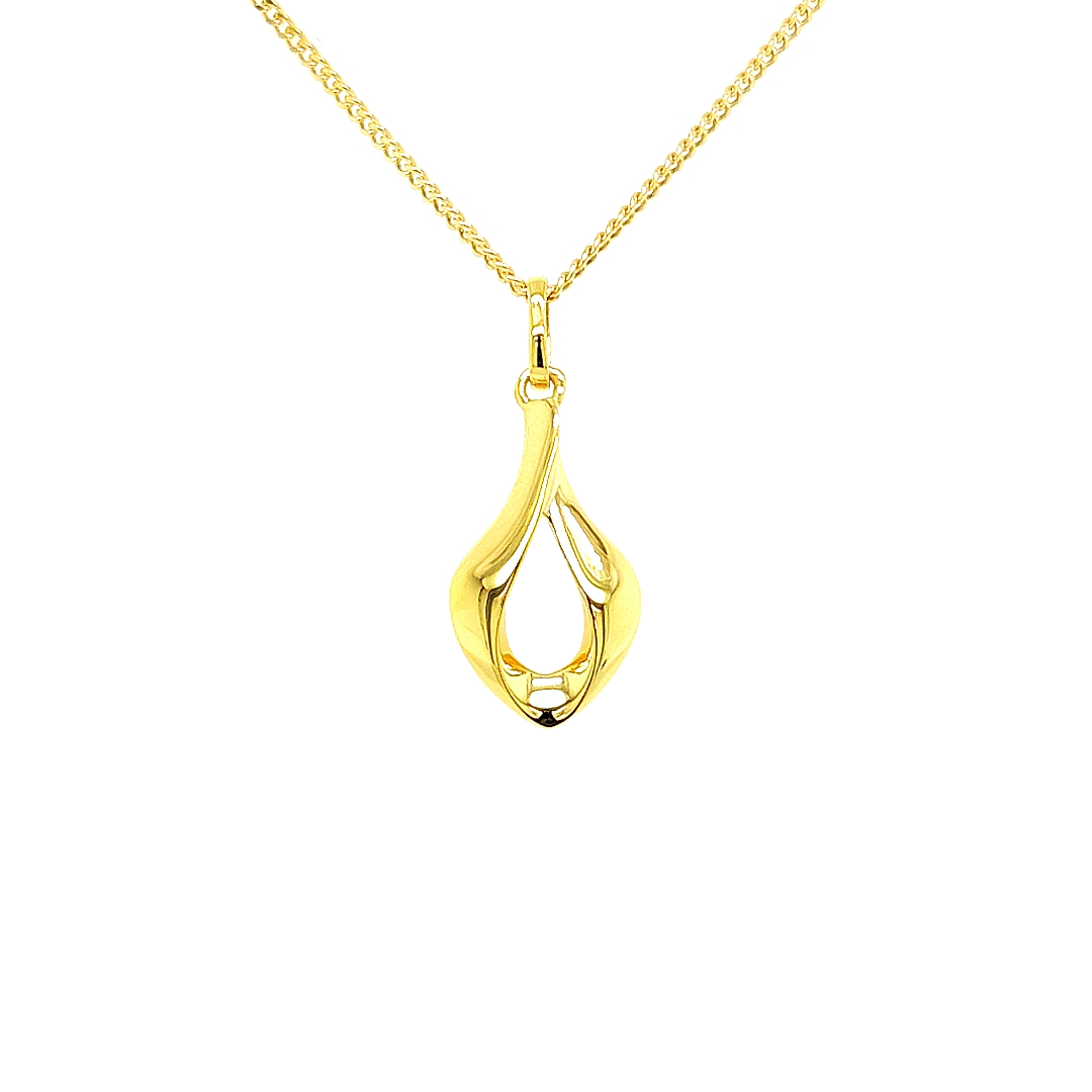 Deze 14-karaats geel gouden hanger heeft een elegant ontwerp en een rustige uitstraling. De eenvoud van de hanger maakt het mogelijk dat deze combineert met vrijwel al je andere gouden sieraden.

Note: het kettinkje hoort niet bij de hanger, deze is enkel gebruikt voor de foto.