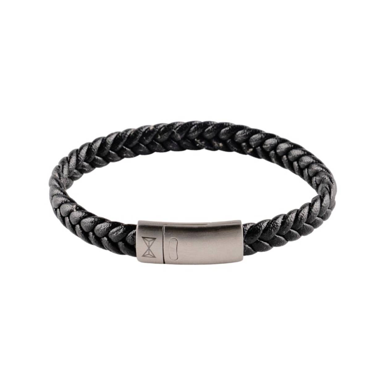 Deze armband is van het merk AZE Junior. Het is een jongenssieraad gemaakt van leer. De armband is bruin van kleur.
De verdere specificaties van dearmband zijn als volgt:
Glans : Nee
Productmaat : 180
Sluiting :Magneet-slot