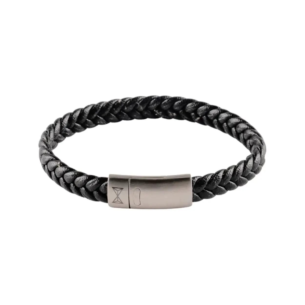 Deze armband is van het merk AZE Junior. Het is een jongenssieraad gemaakt van leer. De armband is zwart van kleur.
De verdere specificaties van dearmband zijn als volgt:
Glans : Nee
Productmaat : 165
Sluiting :Magneet-slot