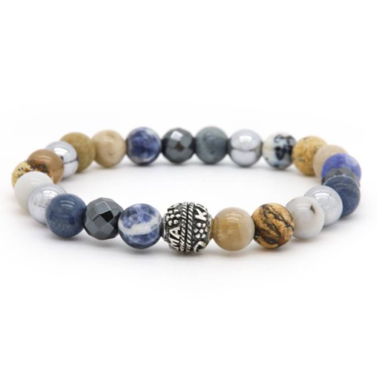 Dit is de VINCE armband met een 925 sterling zilveren logo bead. Handgemaakte armbanden met 8MM kralen van natuursteen. Naast een prachtig sieraad zijn de KARMA armbanden ook een bron van energie! Ook te combineren met onze collectie leren herenbanden.