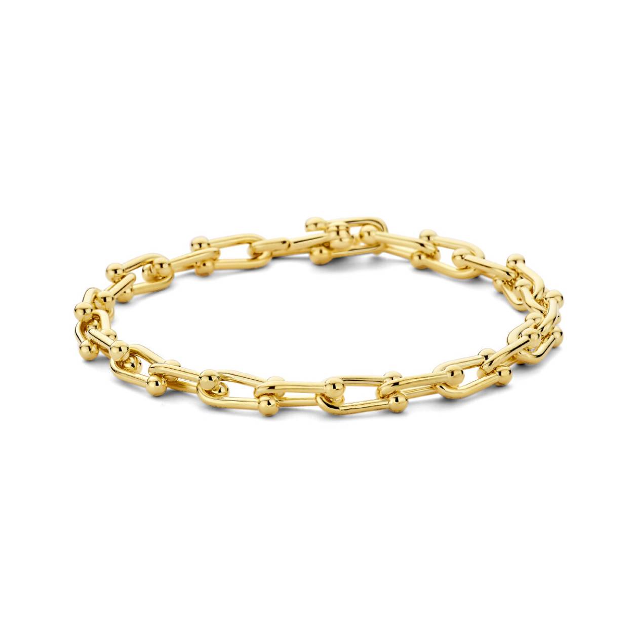 Geelgoud op 925 zilveren armband met een schakelbreedte van 5.6mm. De armband heeft een draaglengte van 19cm. Geen garantie op de plating.

