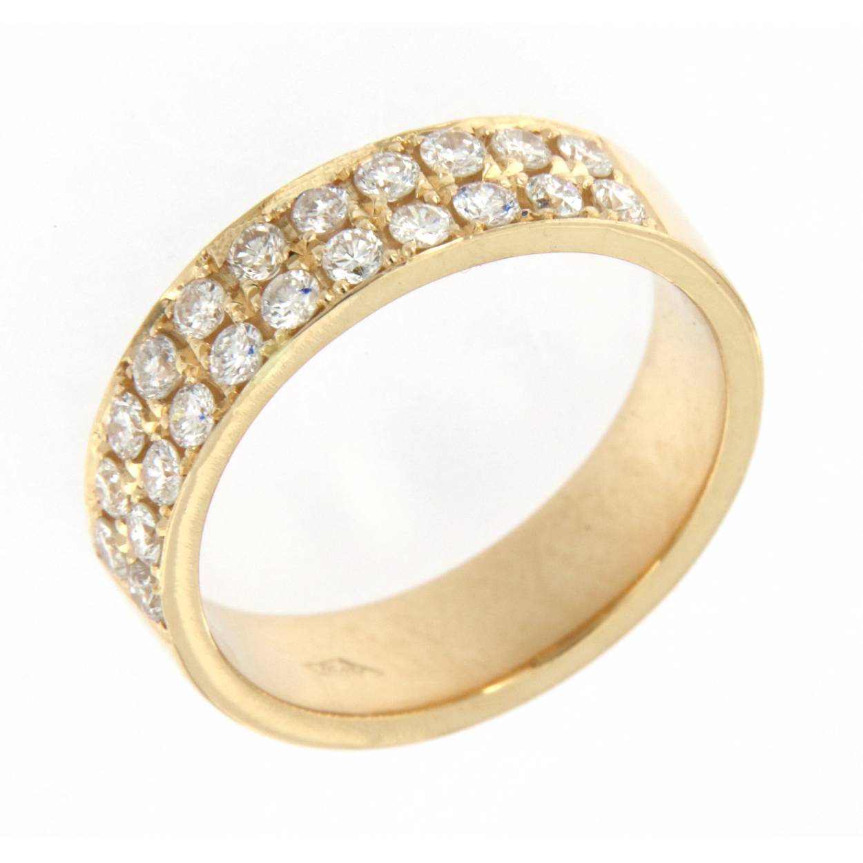 heel mooie ring in 18kt geel goud met 0.66ct diamant g/vs
deze ring kan zowel als gewone ring of zeker ook als trouwring worden gedragen.