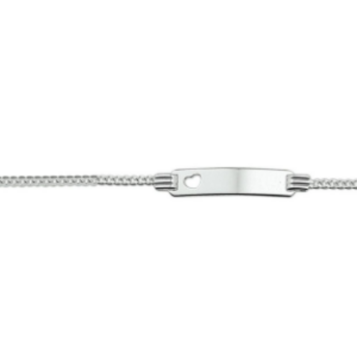 Zilveren graveerarmband met een gestanst hartje. De lengte bedraagt 11cm met 2cm extensie. De breedte van de graveerplaat bedraagt 4.8mm.
