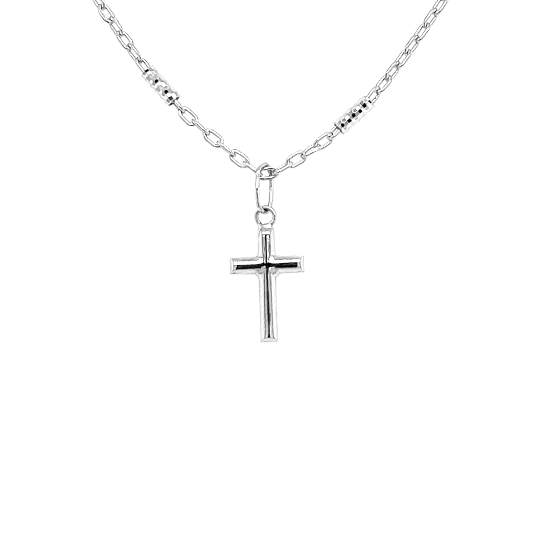 Deze witgouden kruishanger is klein van formaat en heeft een lichte bolling. De hanger is volledig glad gepolijst en is geschikt om zowel aan een ketting als aan een armband te hangen.

Note: het kettinkje hoort niet bij de hanger, deze is enkel gebruikt voor de foto.