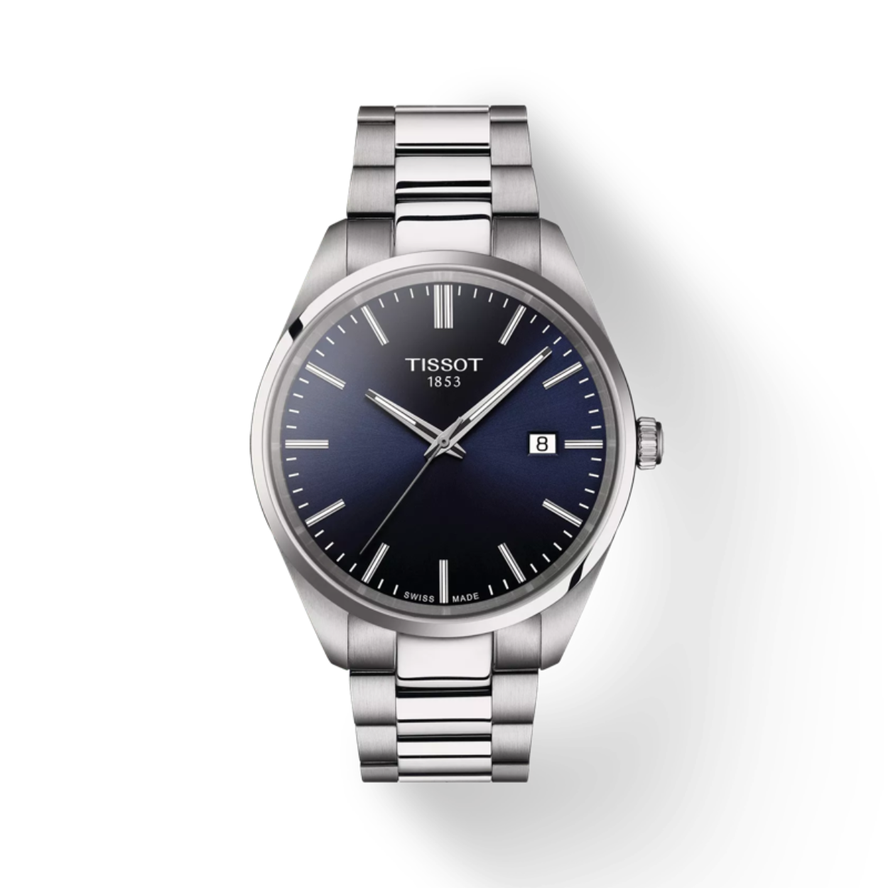 De TISSOT PR 100 is een absolute must-have voor elke modebewuste man. Met een kastdiameter van 40 mm en een elegante, zilverkleurige kast van 316L roestvrij staal is dit horloge een echte blikvanger om de pols. De glinsterende blauwe wijzerplaat met streepjesindexen en datumweergave geeft het horloge een elegante touch en maakt het tot een tijdloos accessoire voor elke gelegenheid. Het krasbestendige saffierglas biedt betrouwbare bescherming. De band is voorzien van een snelwisselsysteem waarmee u de band snel en eenvoudig kunt verwisselen. Het Zwitserse quartz-uurwerk zorgt voor een nauwkeurige tijdweergave en maakt de TISSOT PR 100 tot een betrouwbare metgezel in het dagelijks leven. Met een waterdichtheid van 10 bar is het horloge beschermd tegen spatwater.