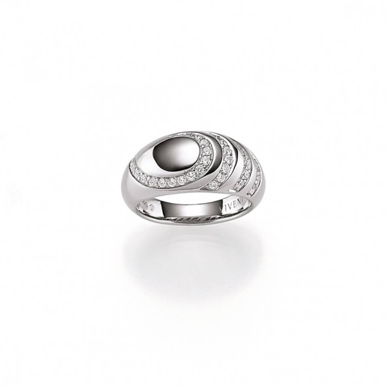 Prachtige zilveren ring van Viventy, bezet met zirkonia. De maat van de ring is 52.
