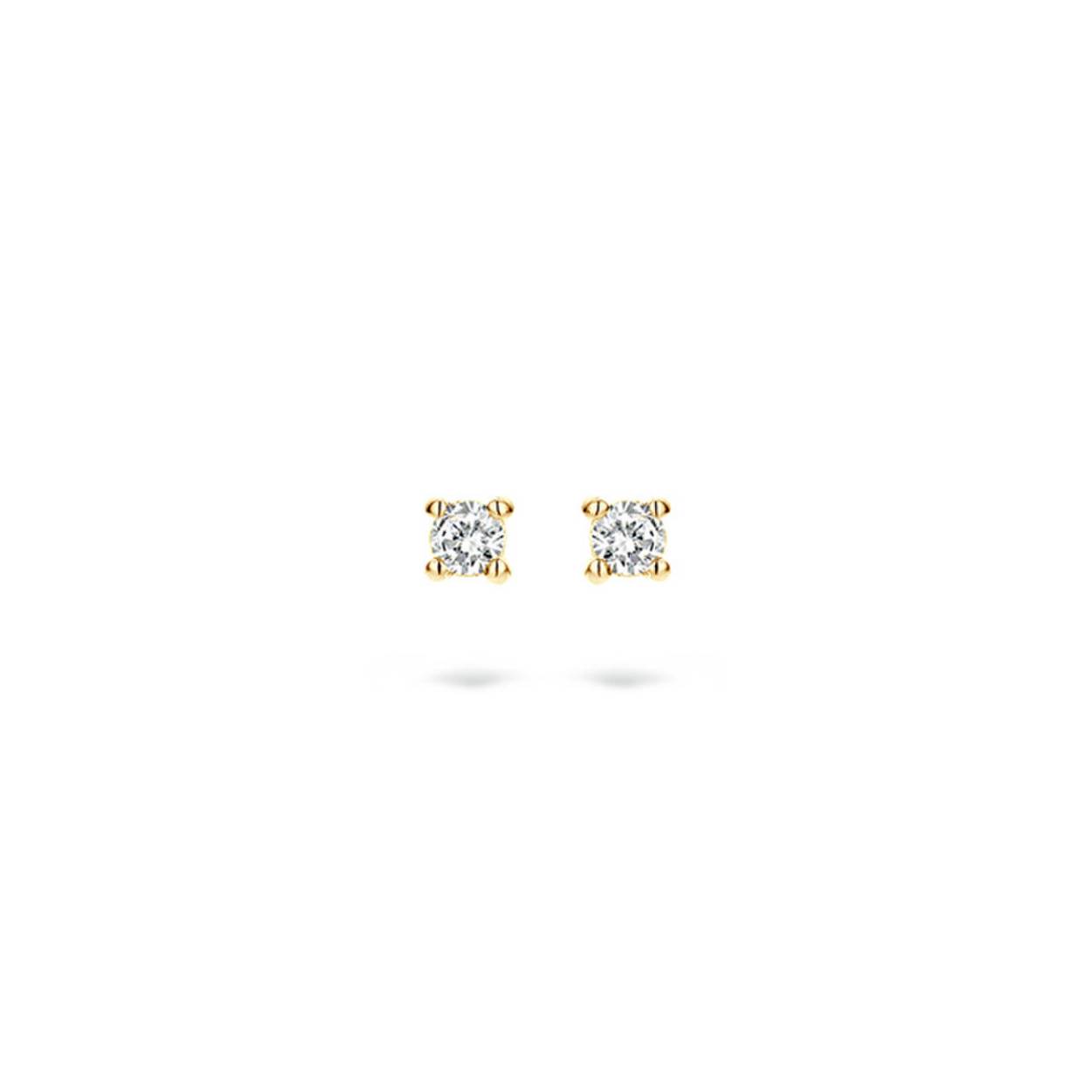 14k geelgouden oorstekers met briljant geslepen diamanten schitteren je tegemoet. De doorsnee is 2.3 mm en de diamanten hebben een karaatgewicht van 2x 0.03. Prachtig op zichzelf, maar ook heel mooi in combinatie met andere (oor)sieraden uit onze collectie. 