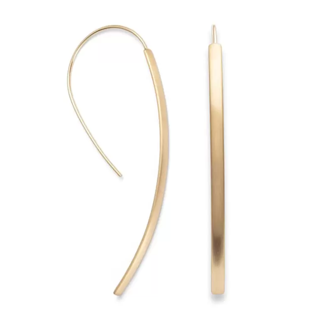 Geelverguld zilver oorbellen
Lange stijlvolle goudverguld zilveren oorbellen met lange haken.De oorbellen zijn gemaakt van 1e gehalte zilver, goldplated. De oorbellen hebben grote haken. Aan de voorkant van de oorbellen zit een rechte lijn die de oorbellen een elegante uitstraling geven. Geschikt voor dagelijks gebruik, feestelijk en zakelijk en uitstekend te combineren met andere gouden of geelverguld zilveren sieraden. 

Lengte van de oorbellen is 5,5 cm, op het breedte punt is de dikte 0,3 cm. 

Deze oorbellen zijn ook verkrijgbaar in zilver. 