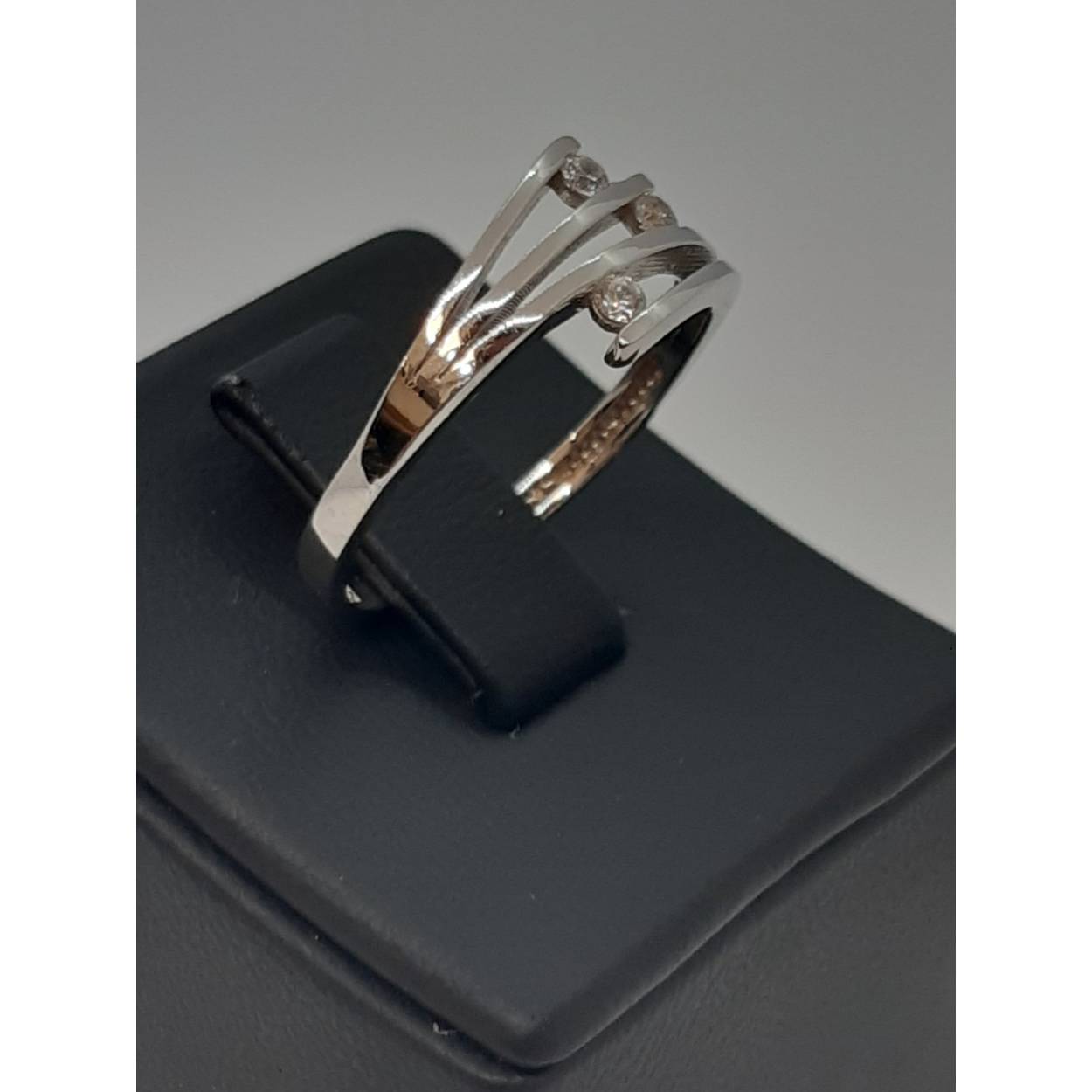 witgouden ring 14kmet stenen